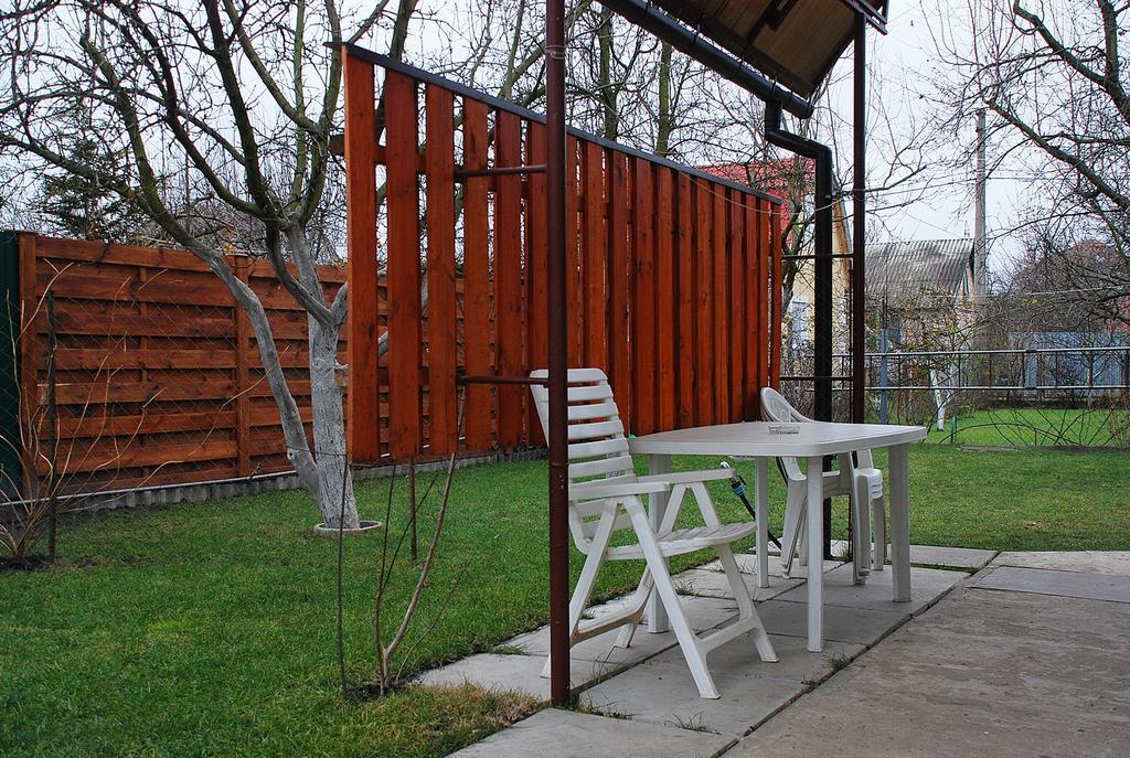 House In Bohatyrska Street Kyiv Exterior photo